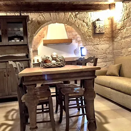 Trulli E Puglia بيت ضيافة 3*