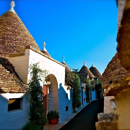 בית הארחה Trulli E Puglia אלברובלו