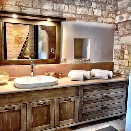 Trulli E Puglia 4* אלברובלו